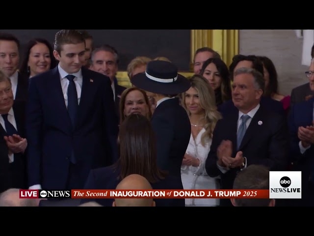 Melania Trump arrives for Trump's swearing in to office