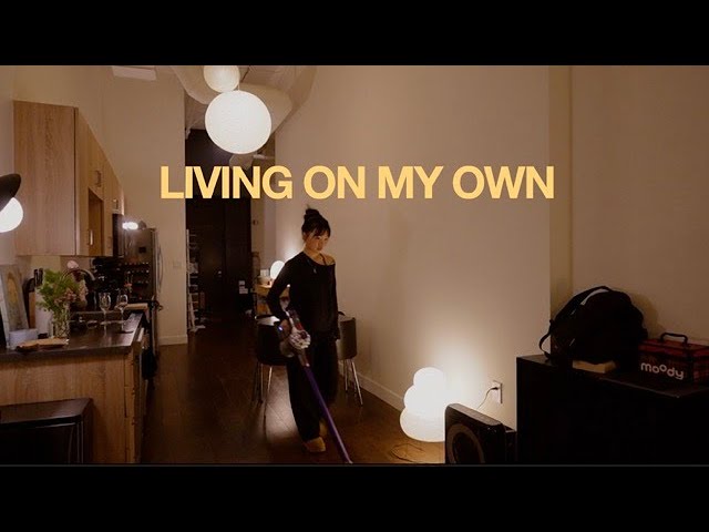 Living On My Own | cozy apartment chores, ikebana, girly nights at home