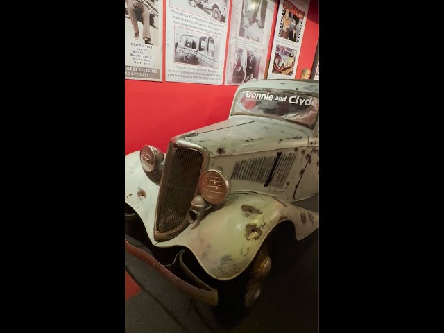 Bonnie and Clyde's Death Car. Facts, Fiction and more at Volo Museum.