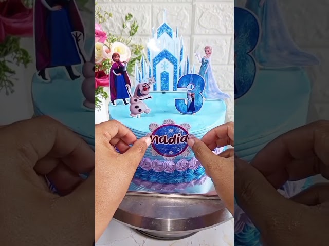 Frozen cake theme