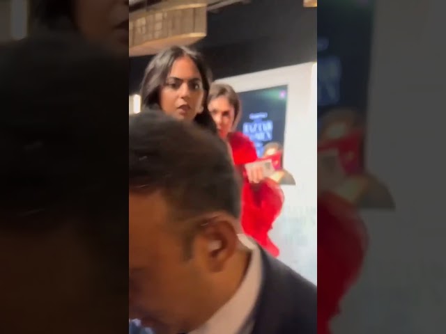 Women Of The Year Awards Event Isha Ambani (GORGEOUS) #women #ishaambani #ishaambaniwedding