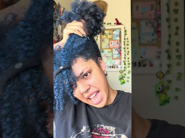 just when i thought styling wet hair was hard 🧍🏽‍♀️ (Pt 2) #bluehair #curlyhair #hairstyles