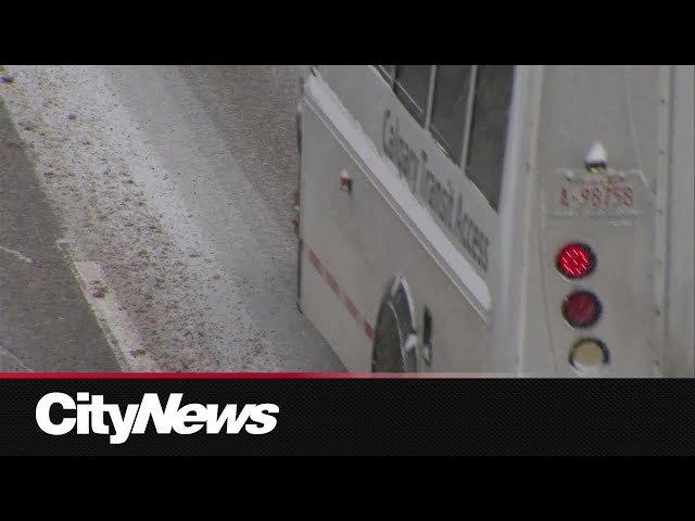 City crews work to clear snow as Calgary roads face poor visibility