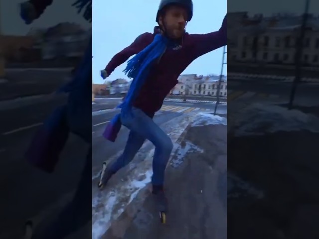 God of rollerblading takes jeans as a sacrifice #inlineskating #urban #roller #ролики #patins