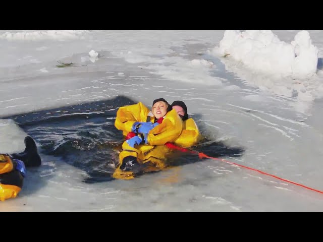 St. Louis Fire Department trains for winter ice water rescues