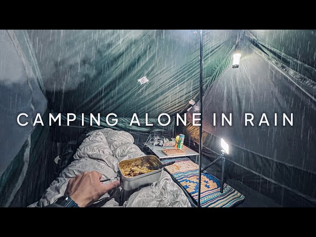 SOLO CAMPING IN RAIN WITH TINY WARM TENT