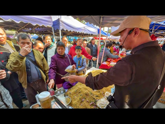 China’s Guangdong Traditional Market: Live & Large Cobra Snakes, Exotic Foods & Crispy Roast Meat!