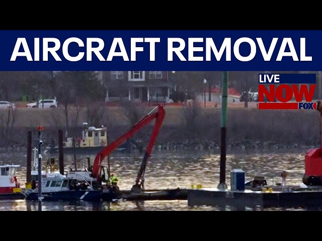 DC plane crash debris removal begins, 55 bodies recovered