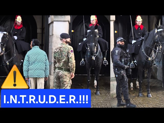 INTRUDER! Soldier and armed police steps in when the guard press the button || The Blues and Royals