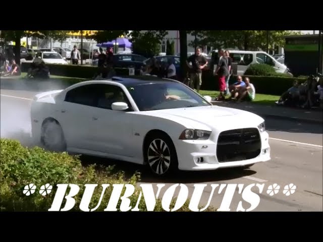 "BURNOUTS" Accelerations Sounds!! Revs!! Lot of Smoke!! MUSCLE-CAR Party & Crowd goes Crazy!!