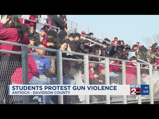 Rallies held as students return to Antioch High School