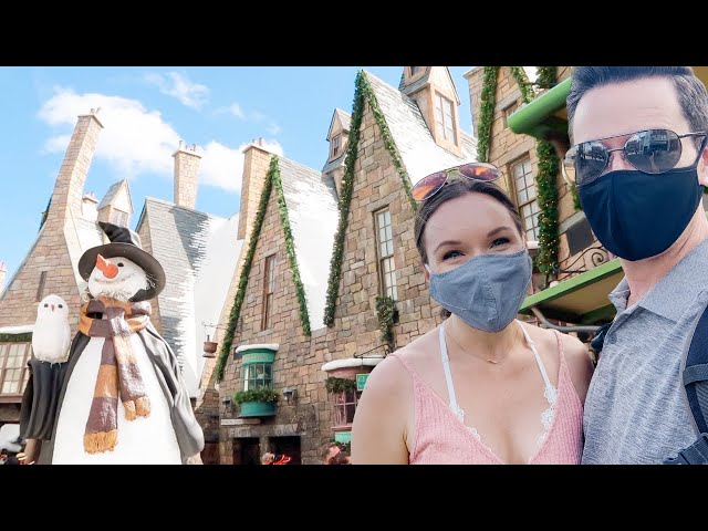 It's Christmas at Islands of Adventure in Universal Orlando!