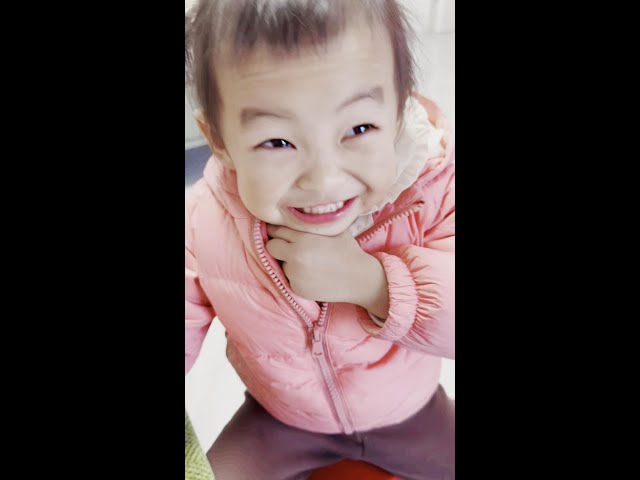 I like to see Xiao Xuan's younger sister smile with curved eyes.