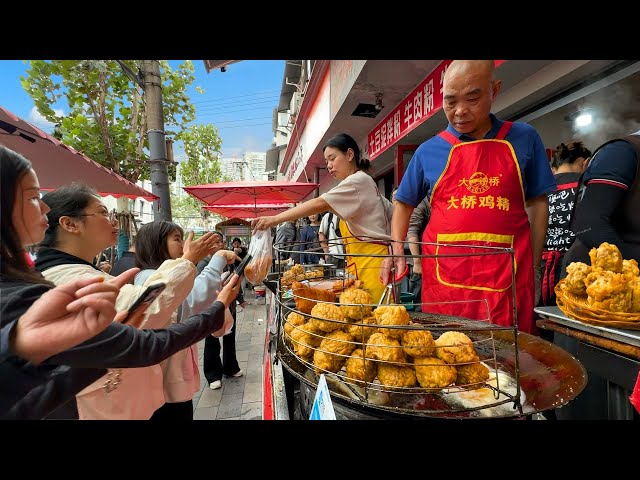 Delicious Street Food in Wuhan, China: Dopi, Cockscomb Dumplings, Braised Pork Knuckle, Clean & Neat