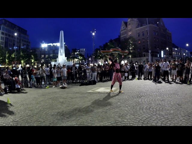 Dam Square performer