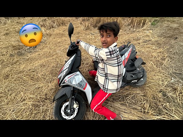 Zeeshan New Bike Se Gir Gaya 😧My Brother Riding Scooty 😱