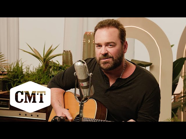 Lee Brice Performs “Drinkin’ Buddies” | CMT Studio Sessions