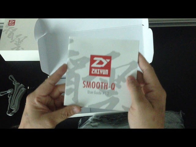 Unboxing ZhiYun Smooth Q | 拆箱 ZhiYun Smooth Q