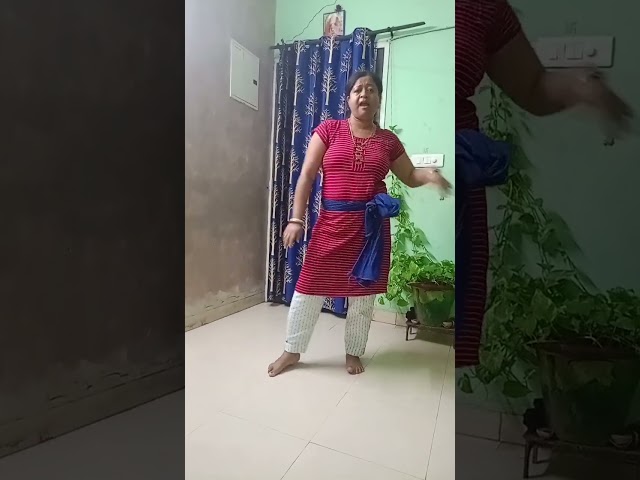 Akeli hai Miss Khiladi mister Khiladi chahie#dance #short