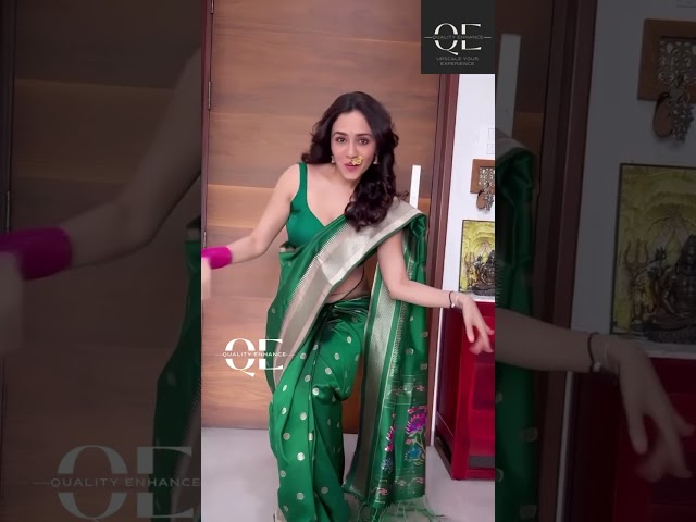 Hot Instagram Trending Reels | Hot Amruta Khanvilkar navel dance #actress #navel #tiktok #saree