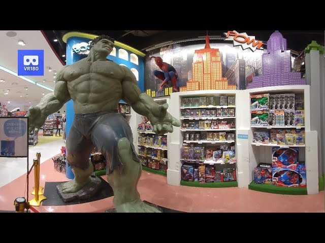 3D 180VR 4k Giant Halk and Spiderman at Avengers Marvel Toy Shop