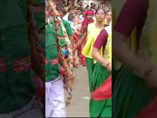 Pyar se bhi mehnga tamatar 🍅 New adivasi song dance reel Trending ...