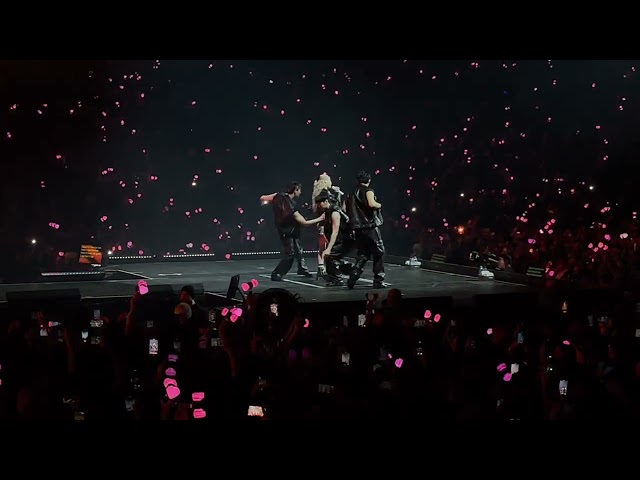 rosé solo ‘hard to love’ + ‘on the ground’ | blackpink born pink in berlin 20.12.2022