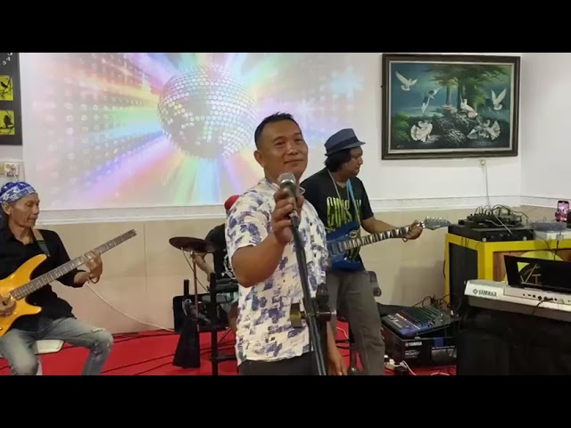 MGK Band x Mas Gio! Kolaborasi 'Akhirnya Kumenemukanmu' - Naff | Live Seru di Cafe WTD