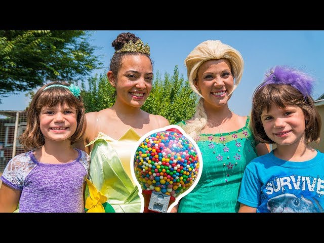 Elsa and PRINCESS TIANA teach KATE & LILLY about stealing