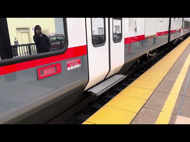 Boarding Caltrain #631 with front car #325 leading, I’m taking this train to 1 stop.