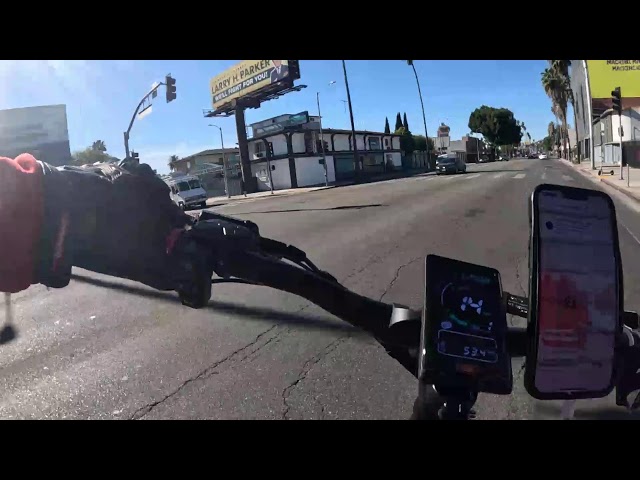 Doordash LIVE on electric scooter Dual Motor Cruiser
V2 max range test in slowest mode