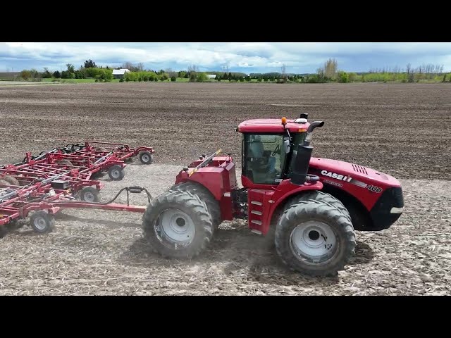 CANADIAN FARMER - BIG GUNS buy BIGGEST Case IH cultivator available - 60 feet wide with 111 shanks.