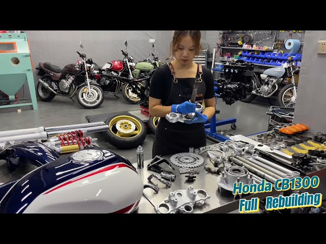 Full Rebuild of Honda CB1300 in 18 Minutes: Time-lapse