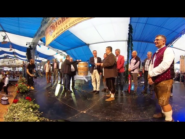 Cepul dat primului butoi cu bere de la Oktoberfest Brasov 2018