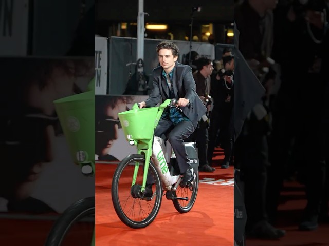 Timothée Chalamet Rolls Up to the Premiere