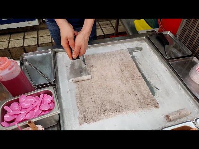 Oreo strawberry ice cream made on a cold iron plate/Korean street food