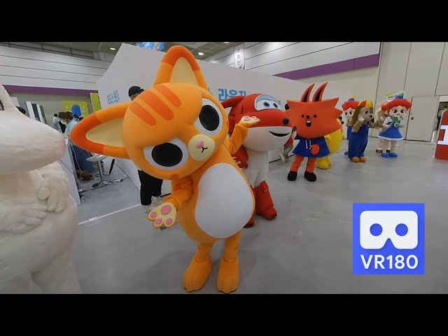 3D 180VR Cute Animation Characters preparing Parade Cat Dog Polar bear 4K