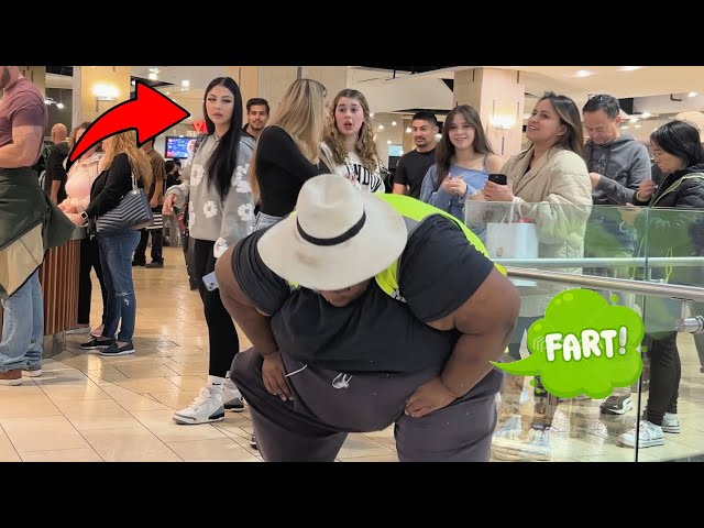 500lbs Man Farts On Girls At The Mall!!! (Bacon Farts)