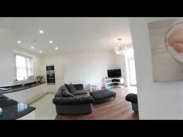 Virtual Reality 360 Degree Viewing! Greenwich Avenue, Brentwood.