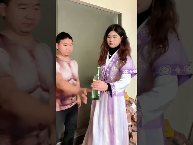 中国气功：美女能打开玻璃瓶吗？Can a beautiful woman open a glass bottle?