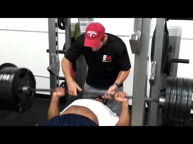 Brandon Graham Bench Presses 500lbs for 4 Reps