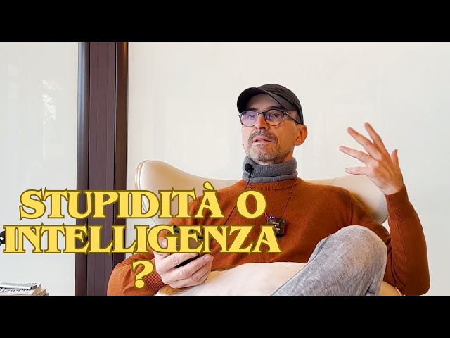 Stupidità o Intelligenza: Stimolo, Reazione e Consapevolezza