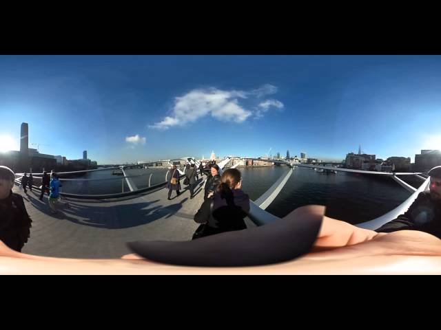 Sunny day at London (Millennium Bridge)