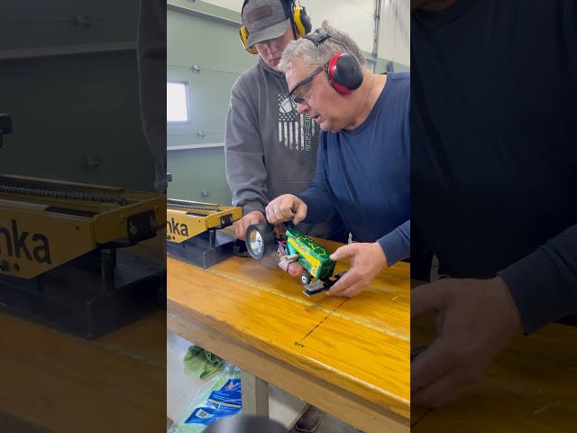 John Deere powered by NITRO!! 😱🔥 #tabletoppulling #nitro #tractorpulling