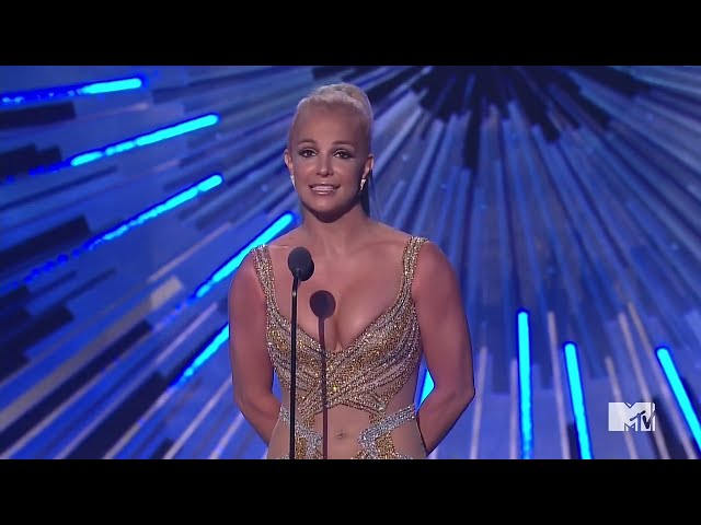 Britney Spears Presenting Best Male Video MTV VMA 2015 Remastered 4K AI