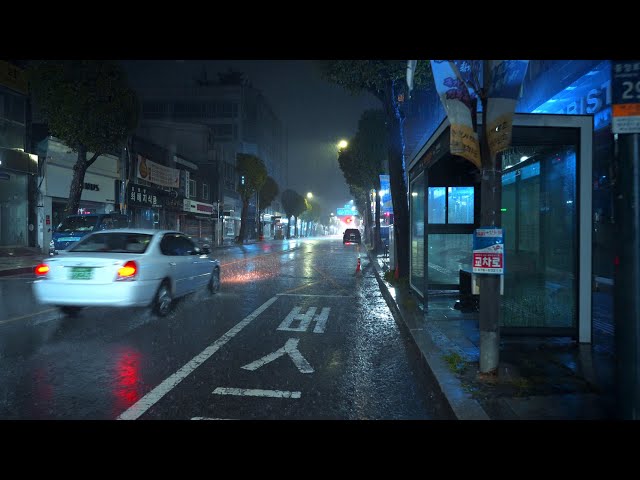 [4K] Sometimes it's okay to walk in the rain without an umbrella. Rain sound asmr