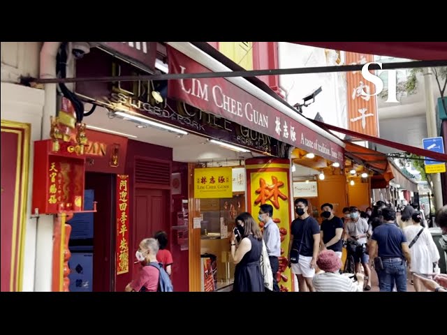 Long queues for bak kwa at Lim Chee Guan in Chinatown