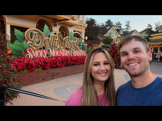 We Went To Dollywood's AMAZING Christmas Festival! - Christmas Lights, Cinnamon Bread, and Rides!