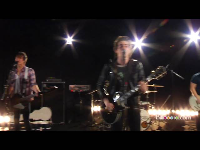 The Downtown Fiction - "I Just Wanna Run" (LIVE)