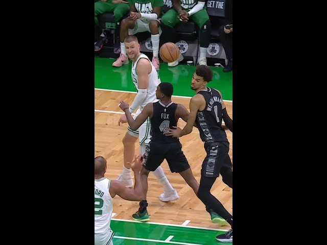 Kristaps Porzingis got the Garden ON THEIR FEET #celtics #nba  ‼️